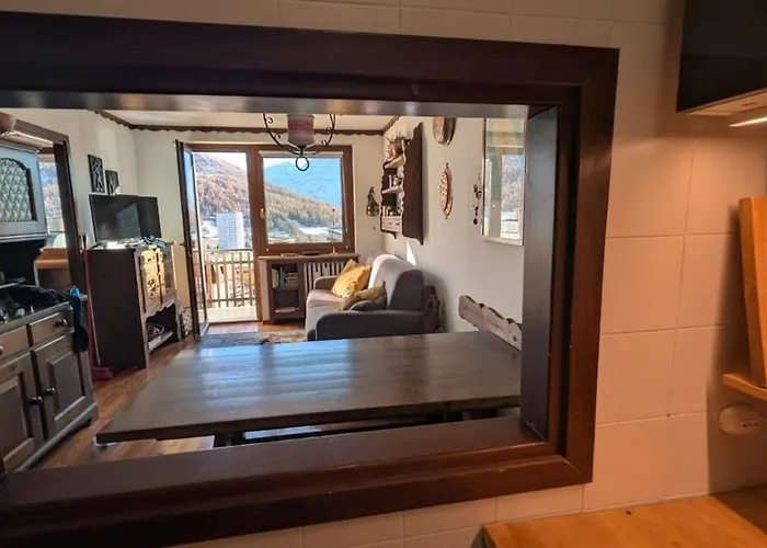 La Casa Del Sole, 2 Bedrooms, Parking Space アパート セストリエーレ